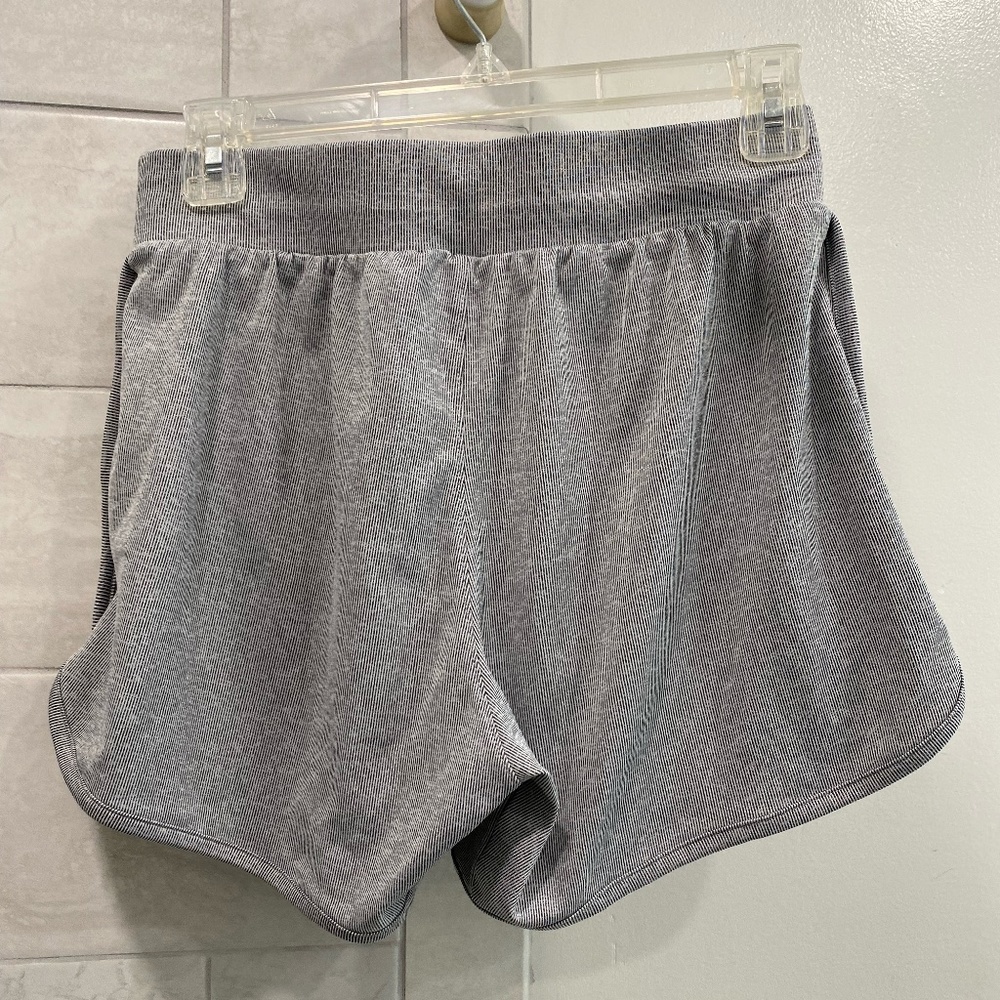 NIKE RUN SHORTS - Picture 3 of 3